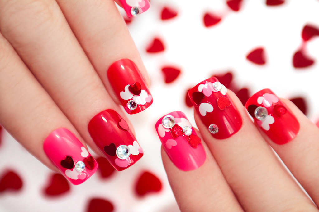 nail design with heart