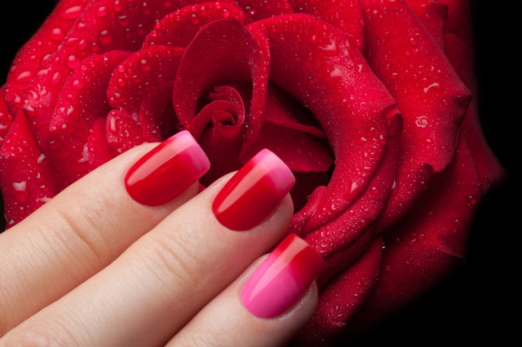 rose design manicure